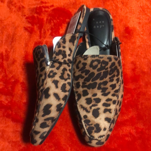 NWT versatile leopard slides loafers Sz 6 1/2 - Picture 2 of 3